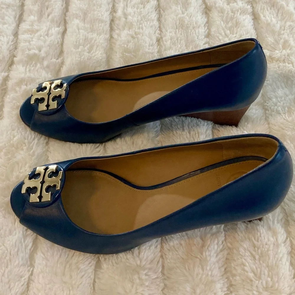 Tory Burch Navy Blue Peep-Toe Heels - Picture 4 of 7